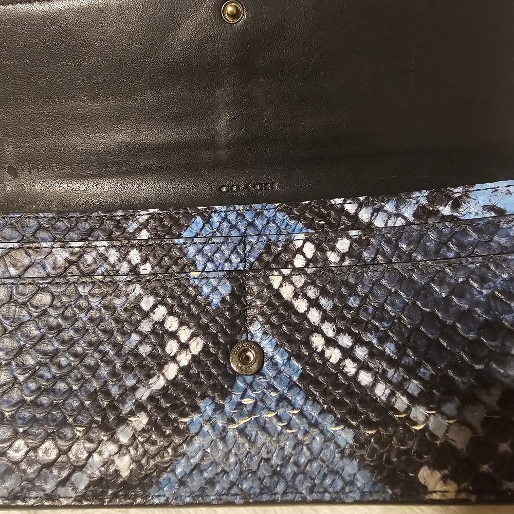 Coach Wallet - Picture 4 of 6